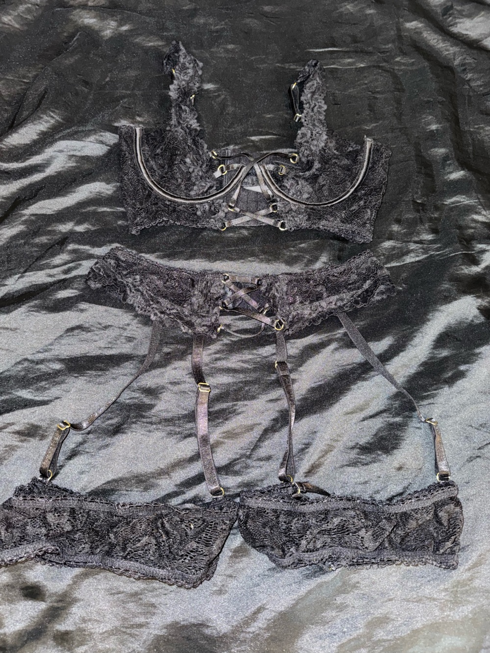 Frederick’s of Hollywood Black Lace 2 Piece Garter Lingerie Set Small